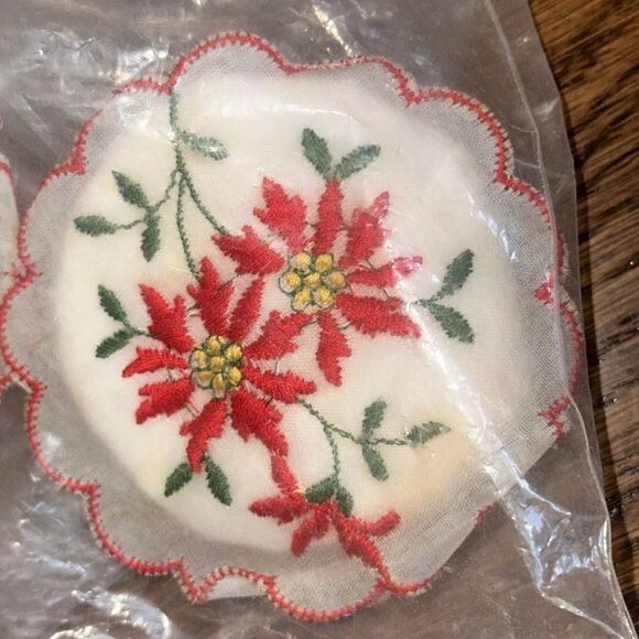 Vintage new in packaging two Christmas poinsettia sachets - Picture 3 of 5